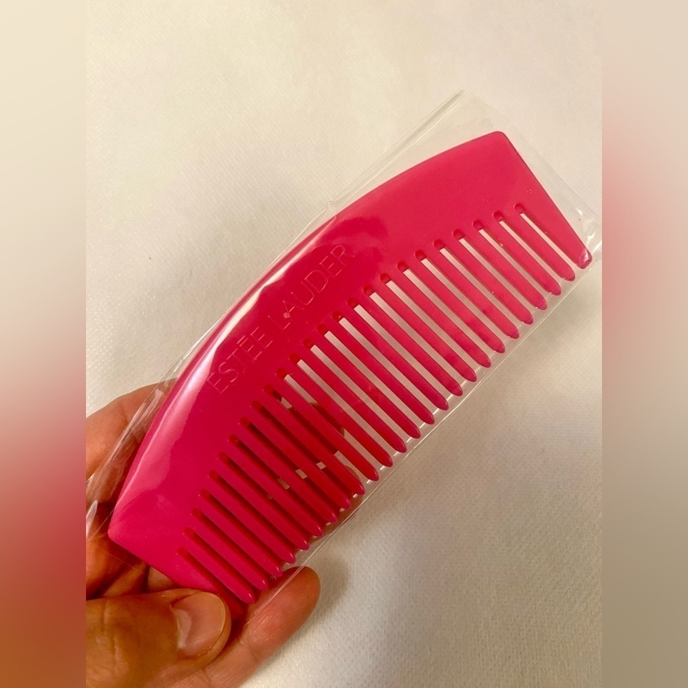 Estee Lauder Pink Hair Comb